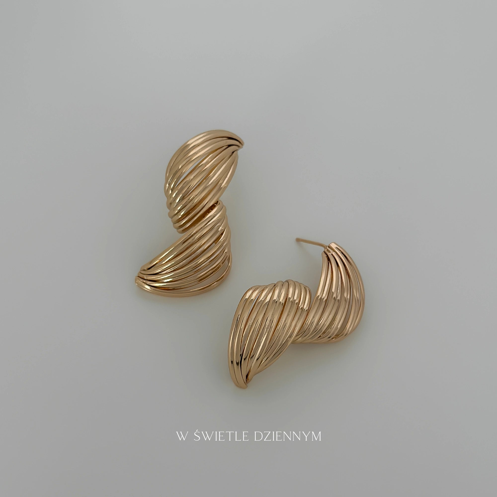 Vienna Twisted Studs