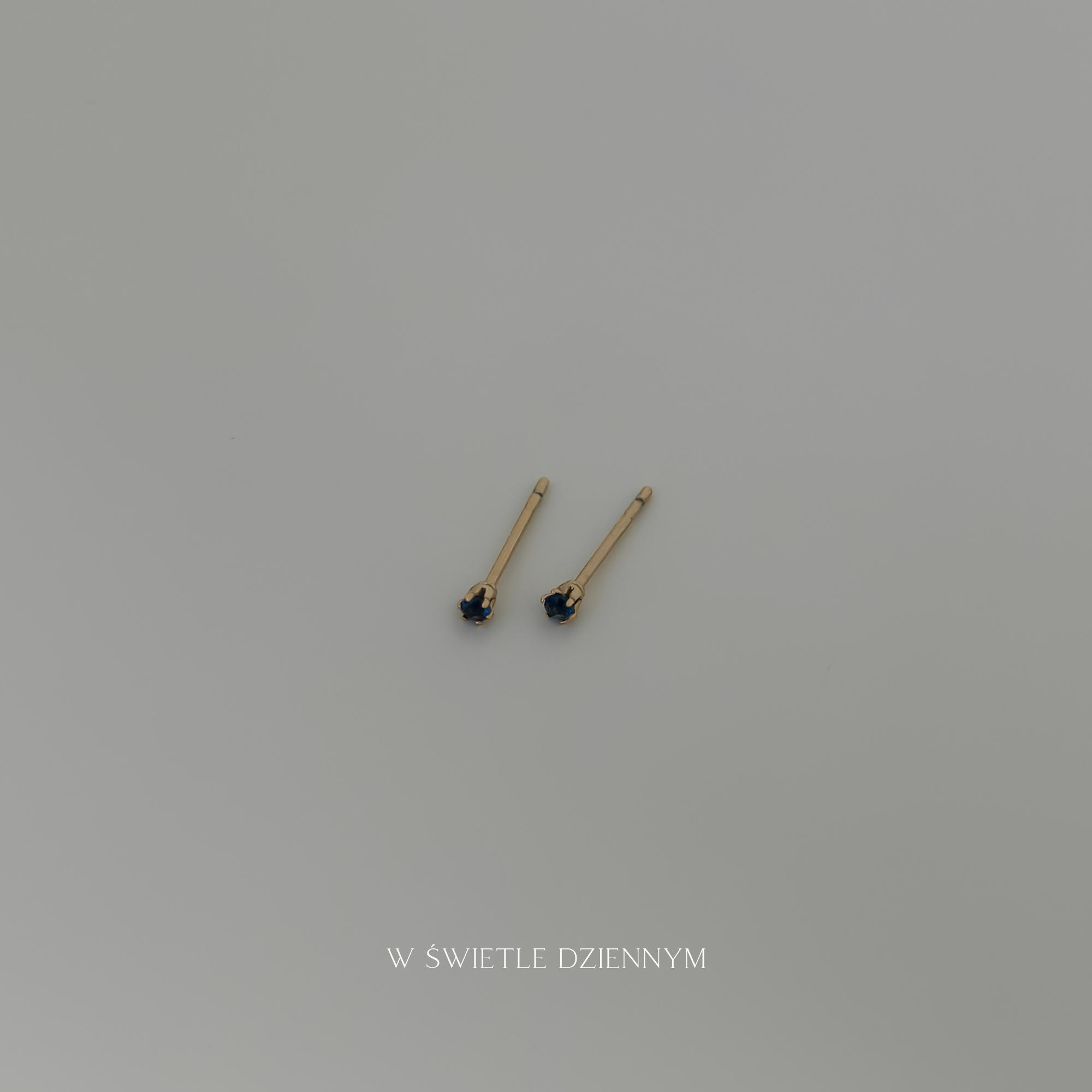Midnight Tiny Studs (szt)