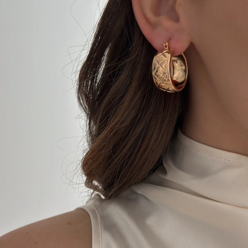 Pleat Wide Hoops