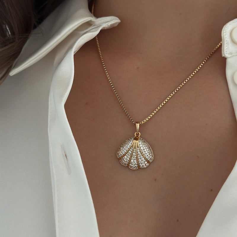Rich Shell Necklace