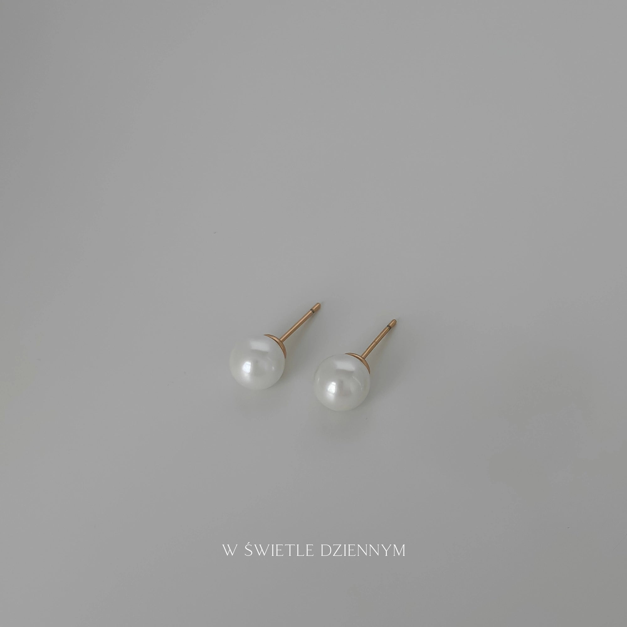 Pearl Studs