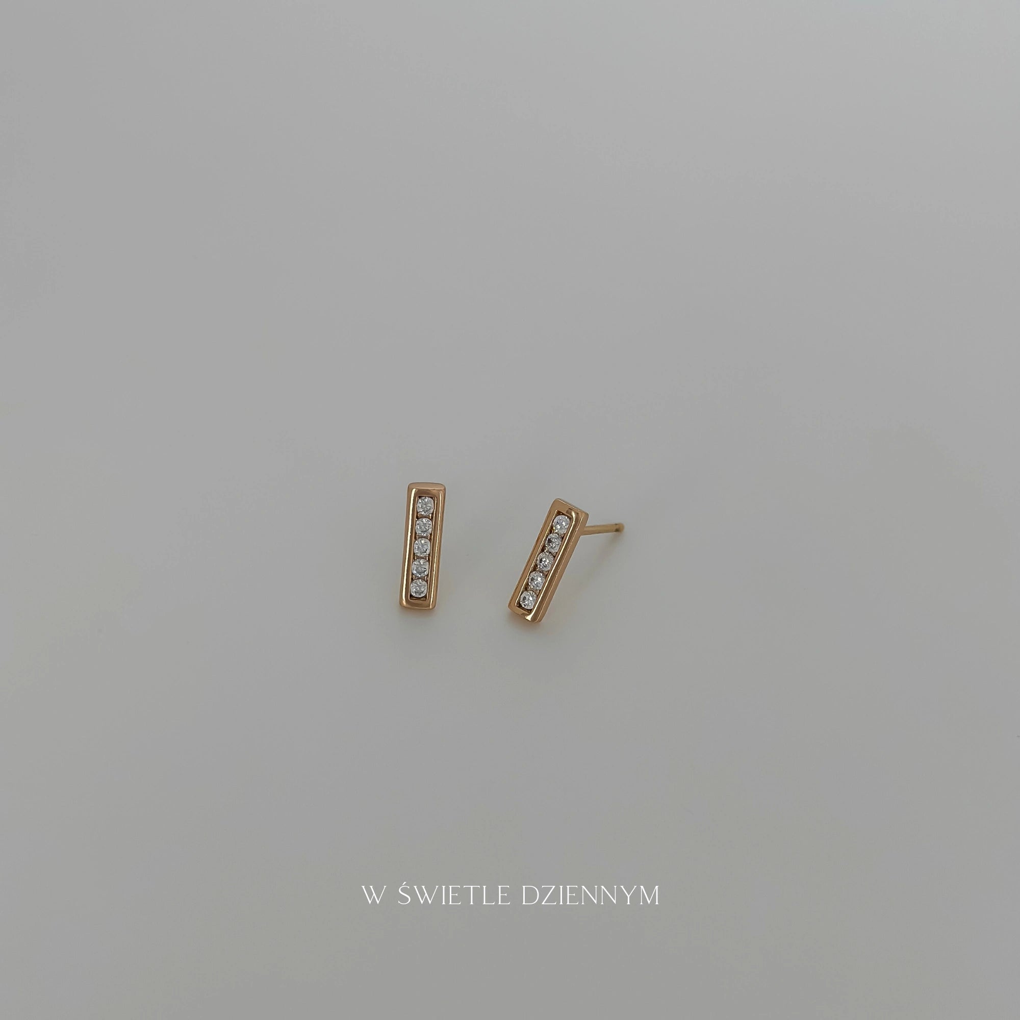 Sparkle Bar Studs