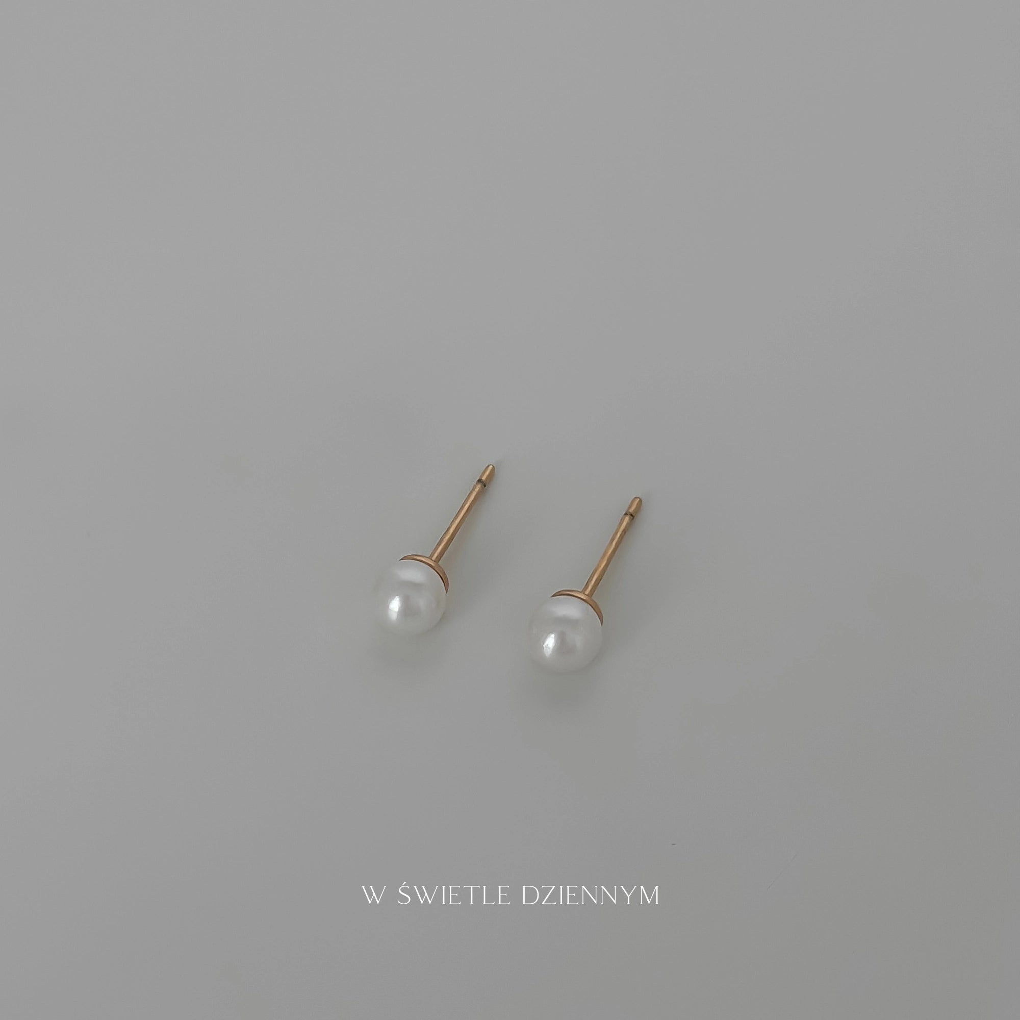 Mini Pearl Studs