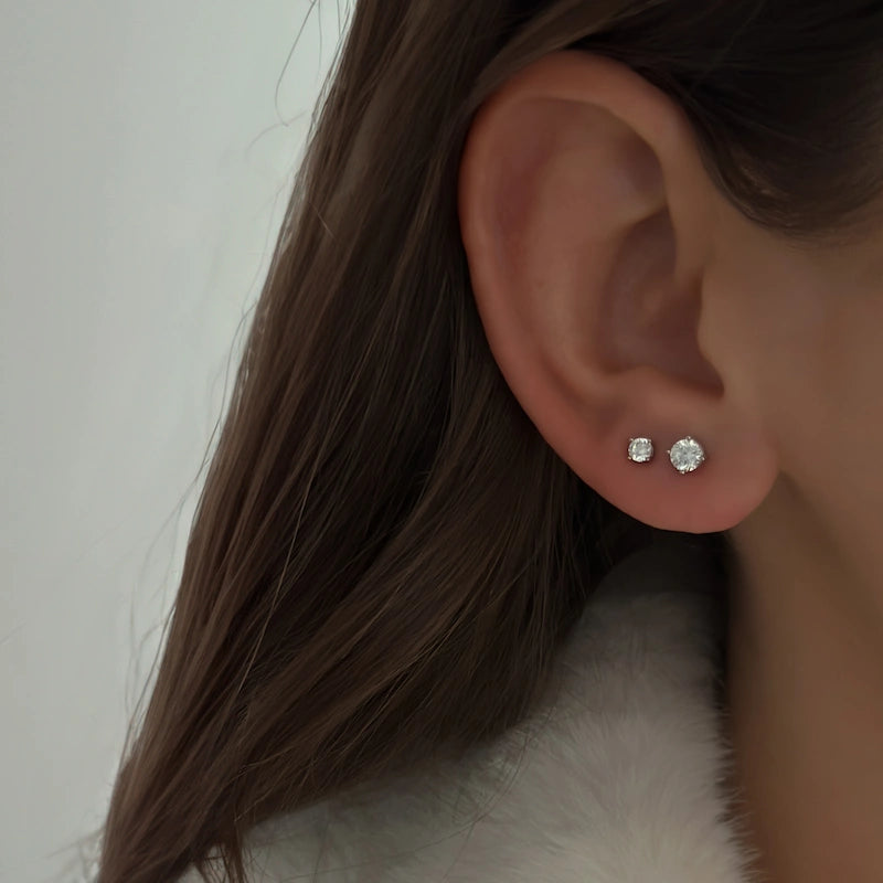 Tiny Crystal Studs [Silver] (szt)
