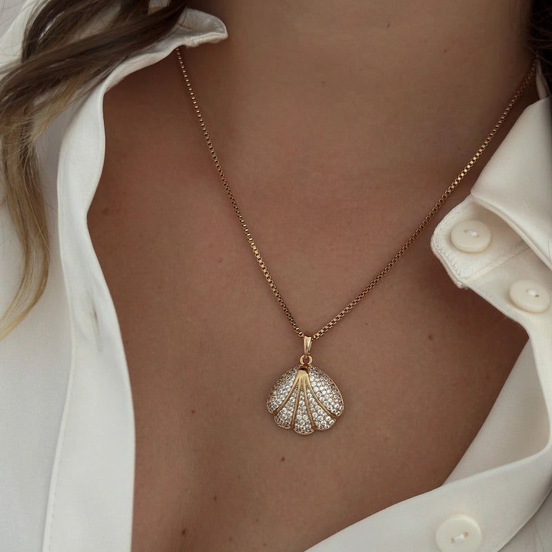 Rich Shell Necklace