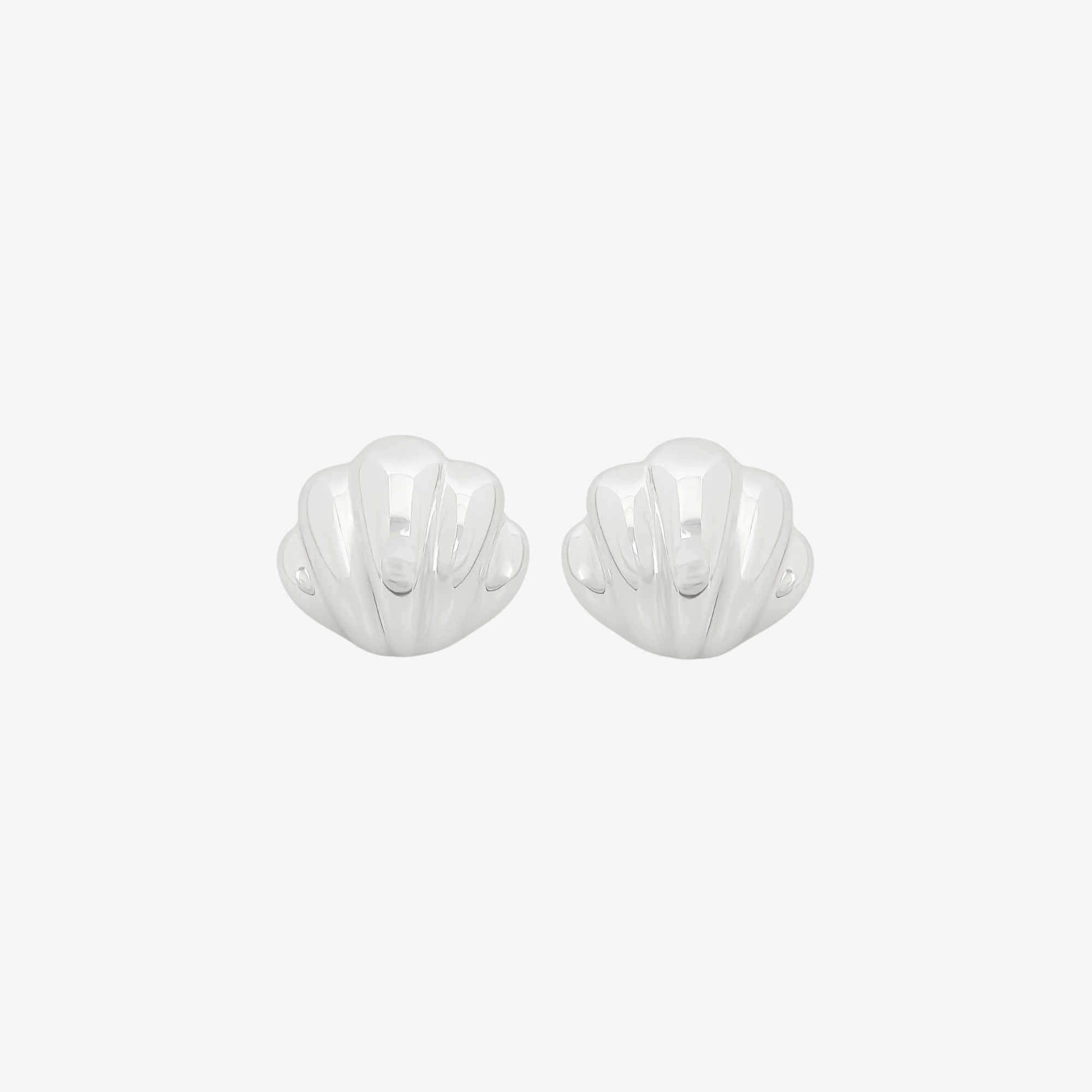 Shella Studs [Silver]